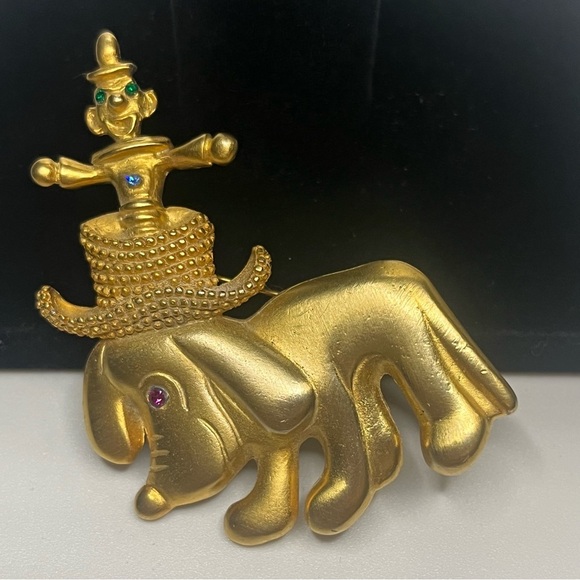 Sad Dog Brooch, good tone with Hat and clown. Unsigned - Picture 7 of 7